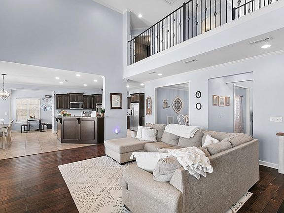 4th image of 236 Reardon Rd