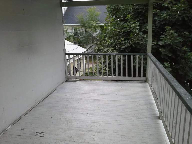 111-113 E Bald Eagle St — Photo 4