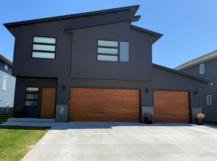 7348 Madelyn Ln S, Fargo, ND 58104