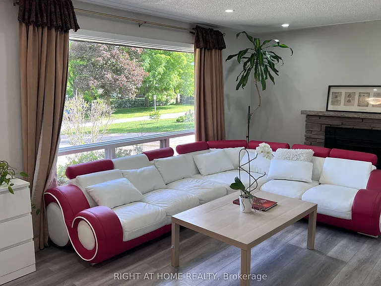 46 Radcliffe Cres — Photo 11