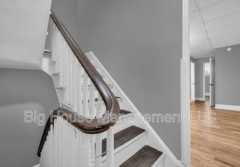 339 E 25th St #1 — Photo 26