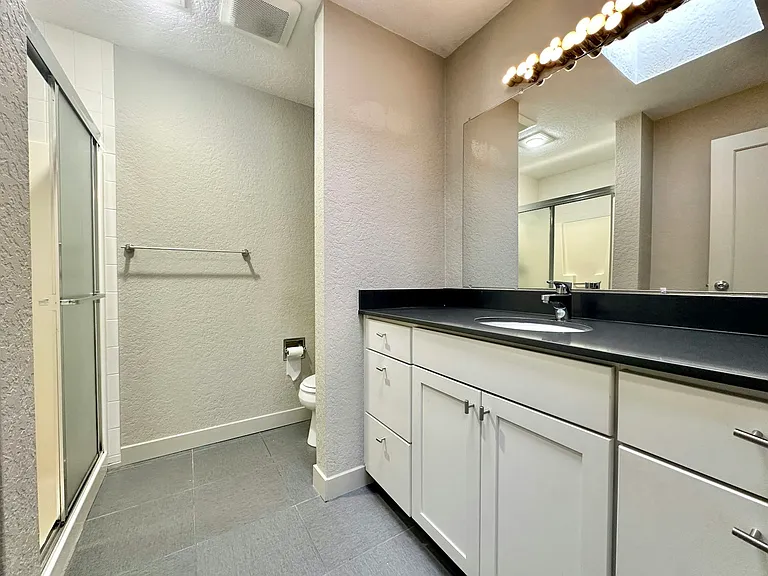 4900 Fremont Ave N #302 — Photo 12