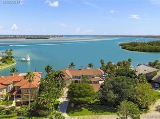 22 E High Point Rd, Sewalls Pt, FL 34996