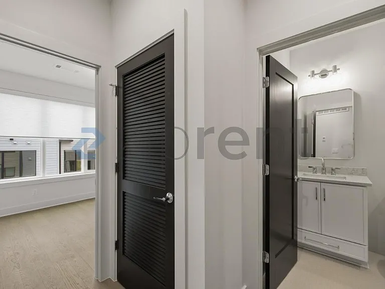 425 S Walker St — Photo 37