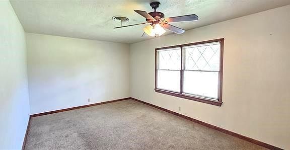 4th image of 2410 Braford