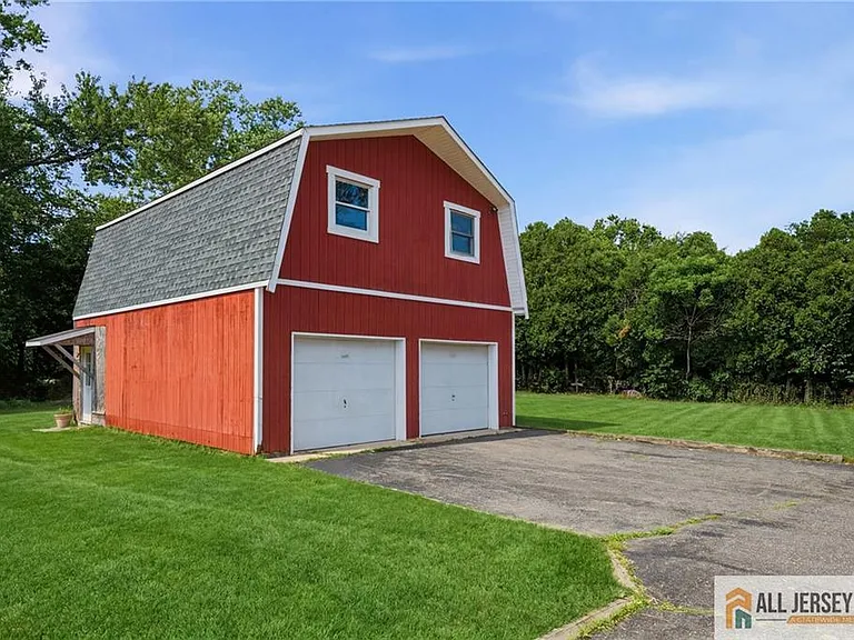 226 Gravel Hill Rd — Photo 3
