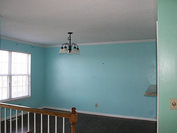 3rd image of 2034 Windmeade Dr