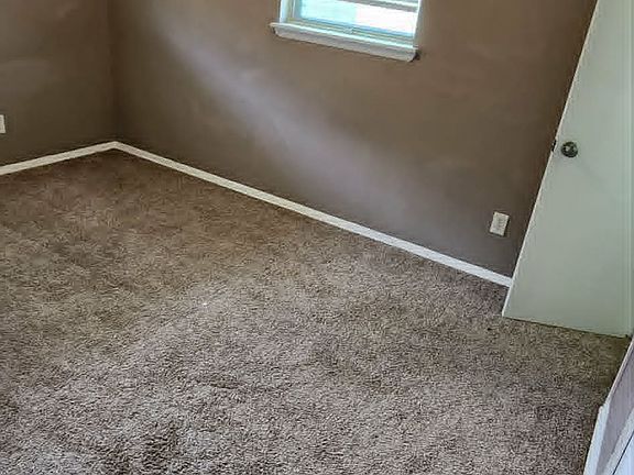 4th image of 3132 SW 65th Pl