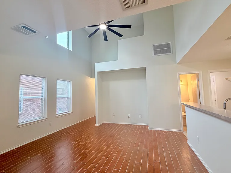 612 Fleming St — Photo 8