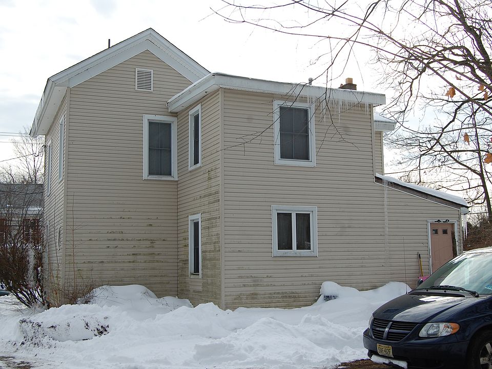 2nd image of 115 Willow Grove St