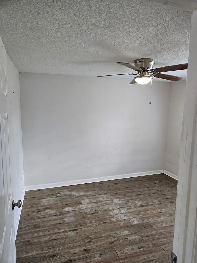 Charming 3 bed/1 bath home in West Savannah! — Photo 3