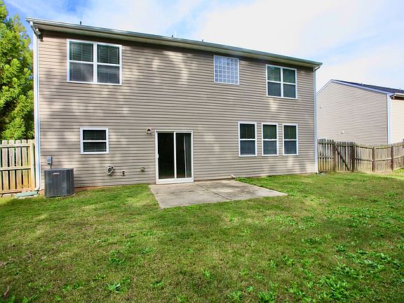 4th image of 2202 Savannah Hills Dr
