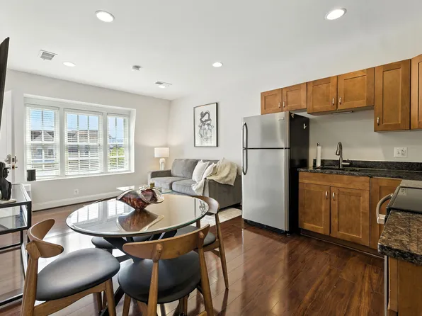 2033 P St NW, Washington, DC 20036