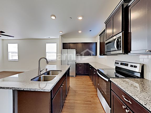 3rd image of 10626 137th St E