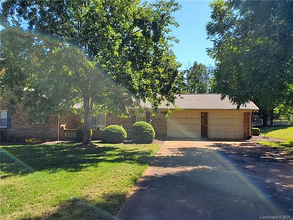 2nd image of 1841 Arden Dr