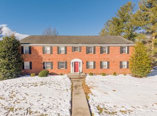 380 New Kent Rd APT 233, Blacksburg, VA 24060