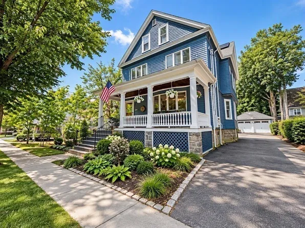 217 Pleasant St, Winthrop, MA 02152