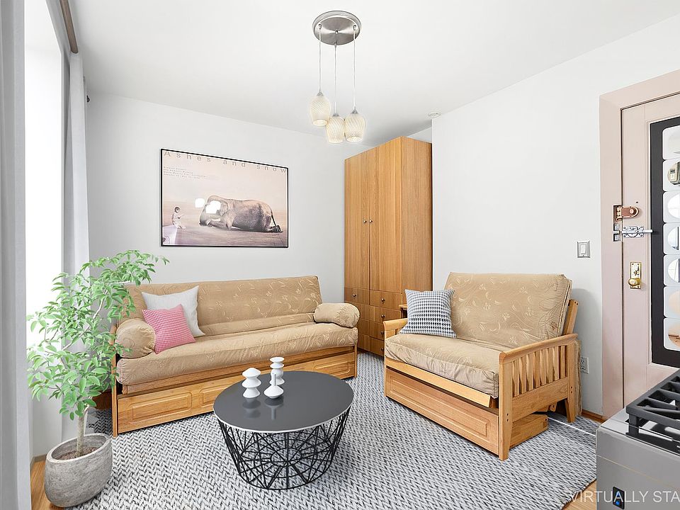 1st image of 149 W 12th St #13