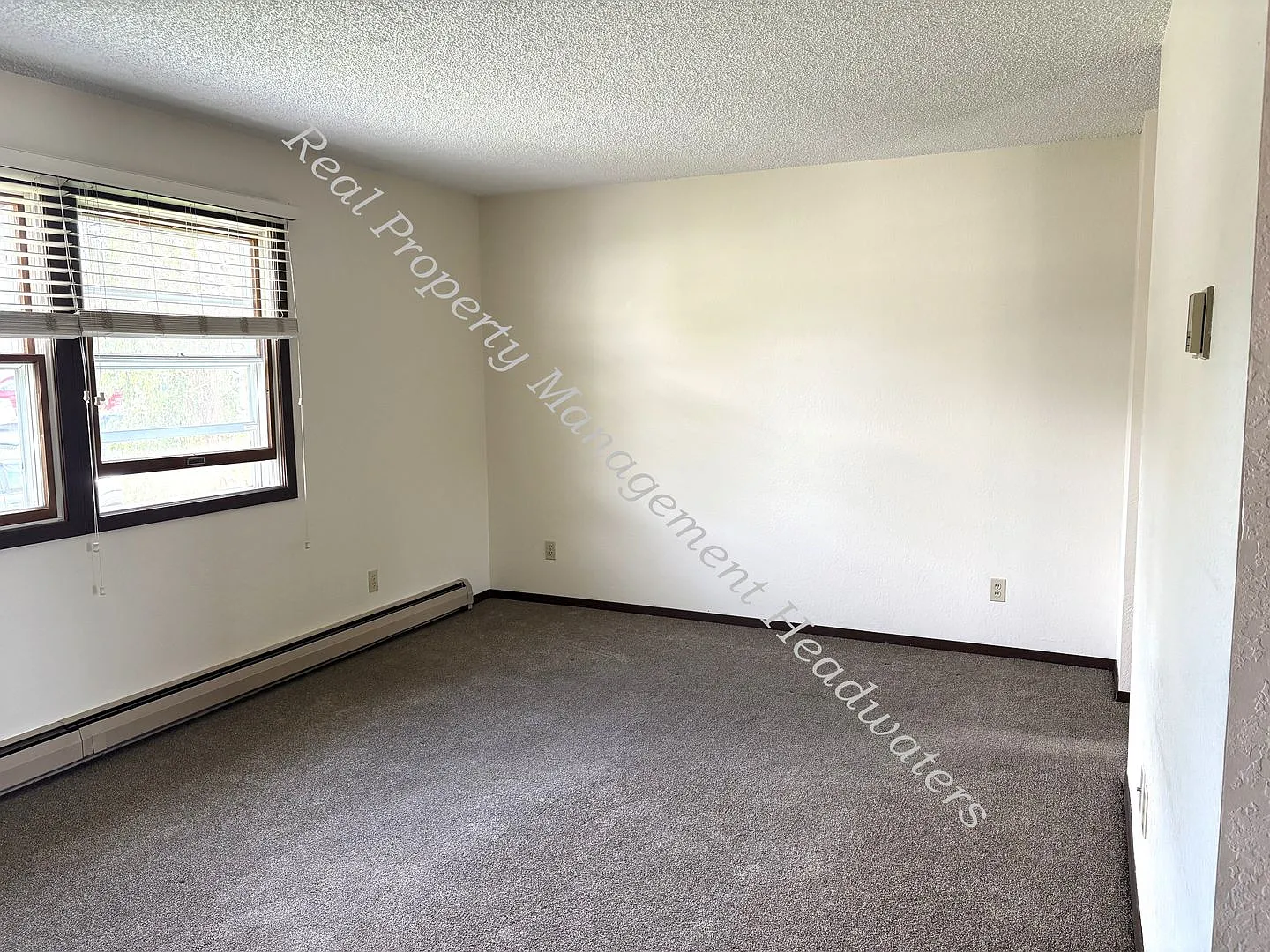 Billings Avenue 2114 — Photo 2