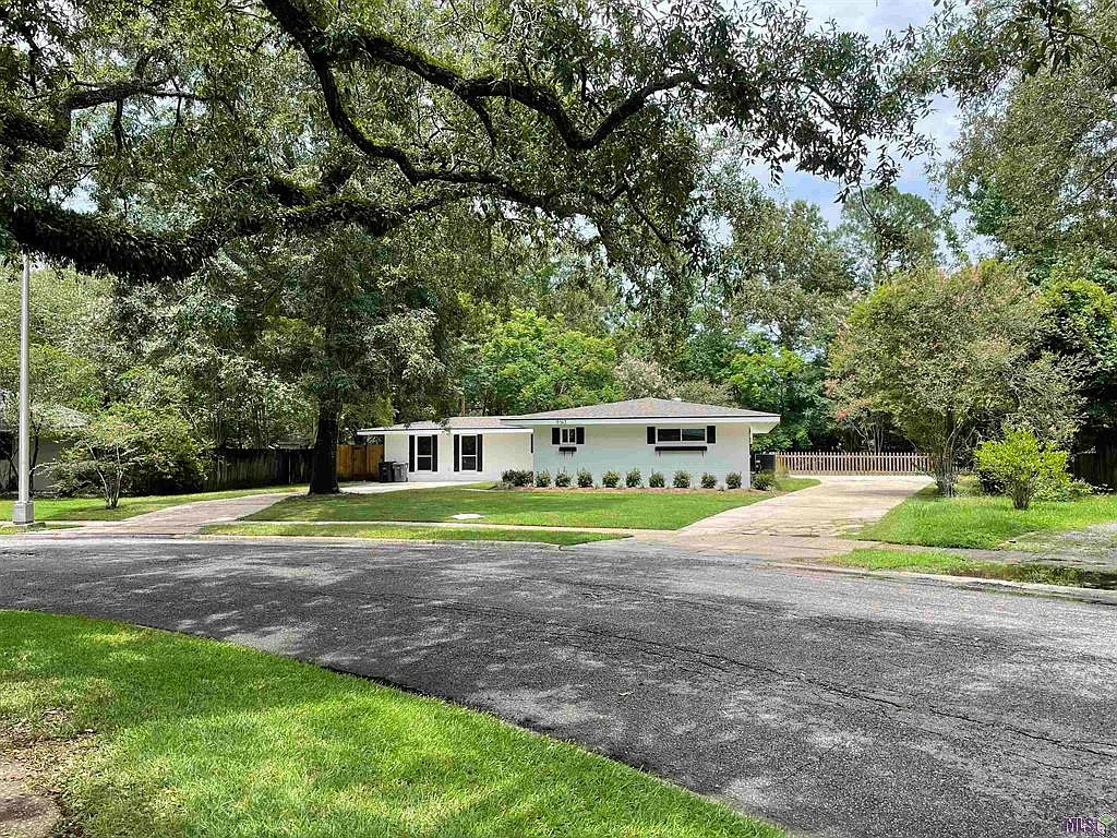 Building Photo - 5163 Abelia Dr