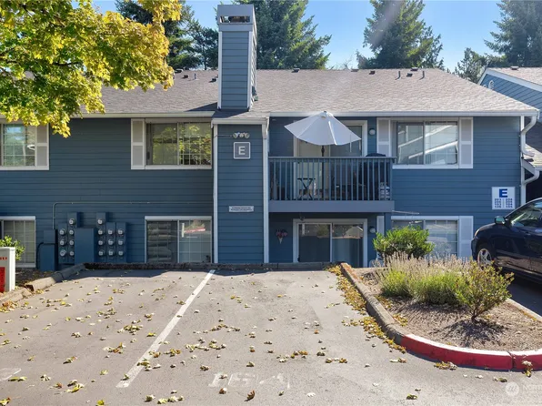 16817 Larch Way #E205, Lynnwood, WA 98037