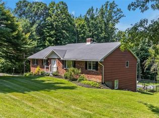 9 Watergate Dr, Amawalk, NY 10501