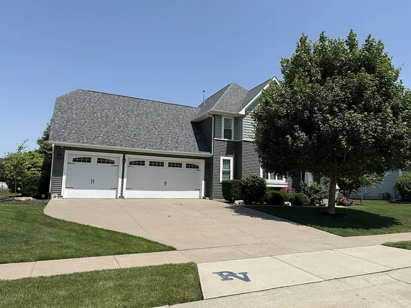 6526 Prairie Grass Ln, Bettendorf, IA 52722