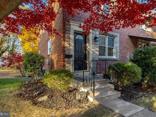 323 Prospect Ave, Clifton Heights, PA 19018