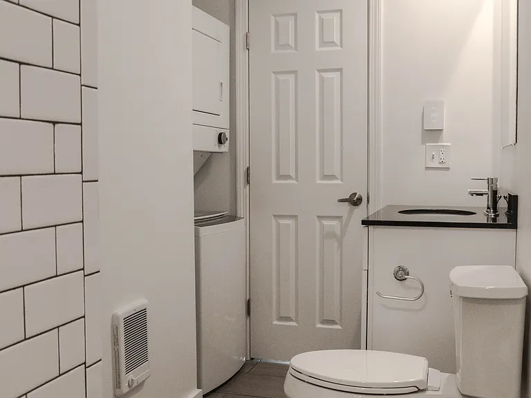423 Main St #1 — Photo 6