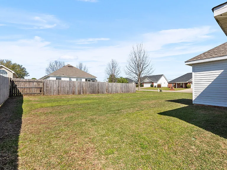 200 Stirling Bridge Dr — Photo 17