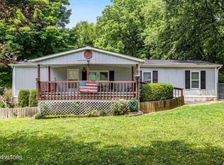 703 Briggs Rd, Dandridge, TN 37725