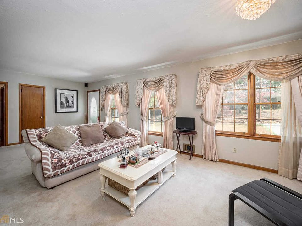 3233 Forrest Hills Dr, Hapeville, GA 30354 | Zillow