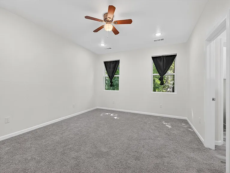 2902 Walnut St — Photo 13