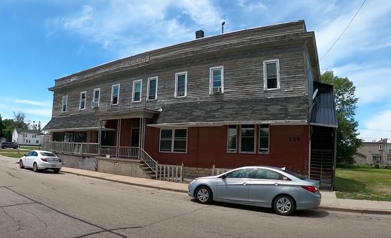 1st image of 205 N Maple St #201