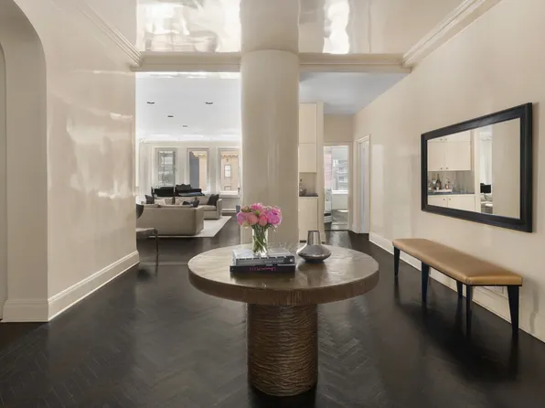 480 Park Avenue image 4 of 11