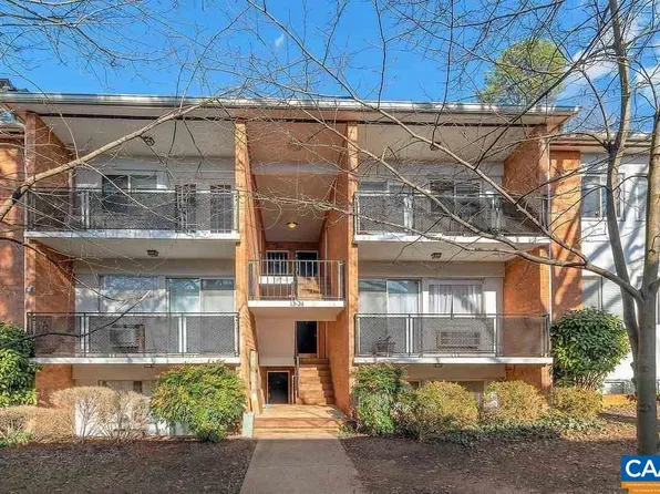 1800 Jefferson Park Ave APT 16, Charlottesville, VA 22903