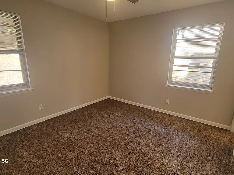 908 N Hughes St — Photo 17