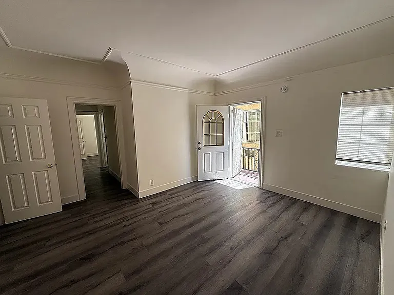 5527 Barton Ave — Photo 11