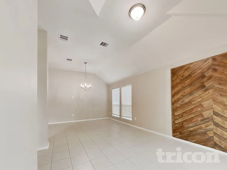 13702 Sun Bear Ct — Photo 4