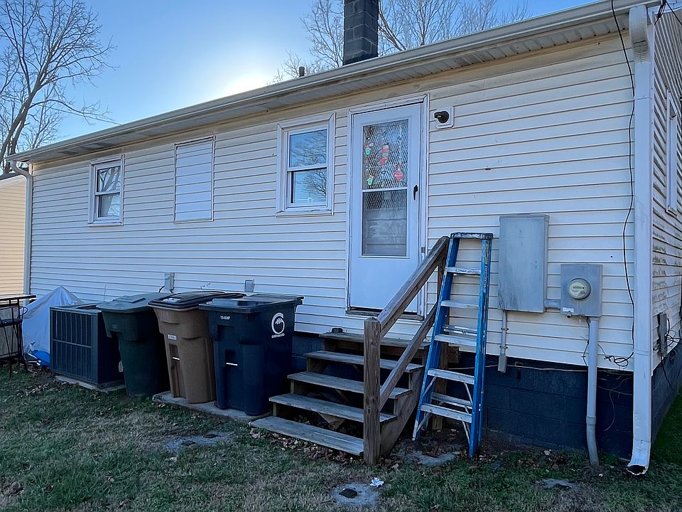 2nd image of 1109 Avalon Rd