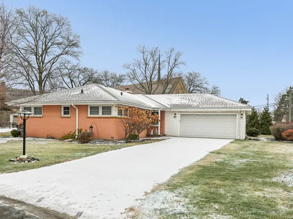 2307 Robincrest Ln, Glenview, IL 60025