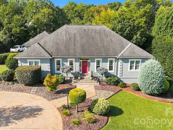 1808 Country Garden Dr, Shelby, NC 28150