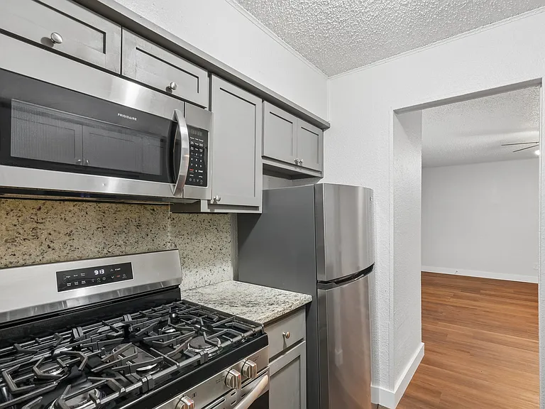 Loft on Louise — Photo 51