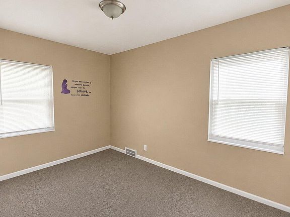 3rd image of 12876 Faust Ave