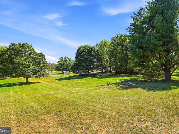 2nd image of 589 Ruebuck Rd