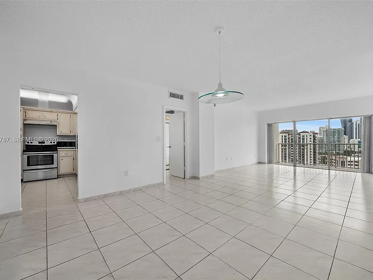 300 Bayview Dr #1711 — Photo 6