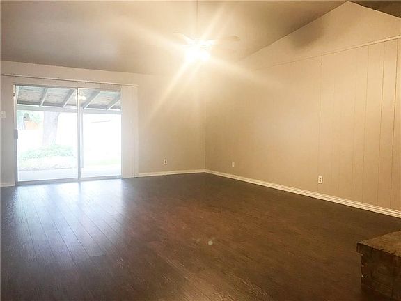 4th image of 742 Teal Dr