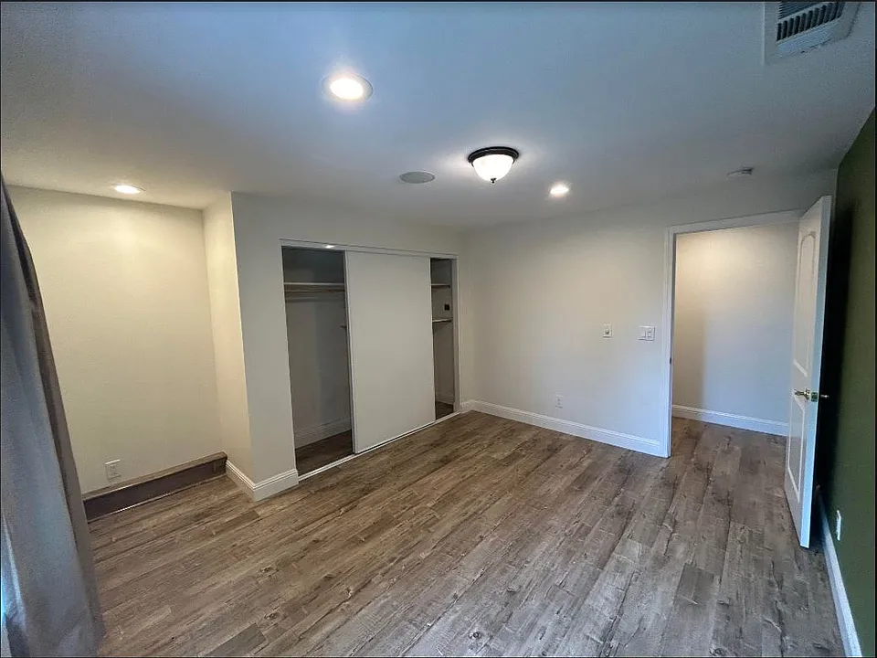 Bed room