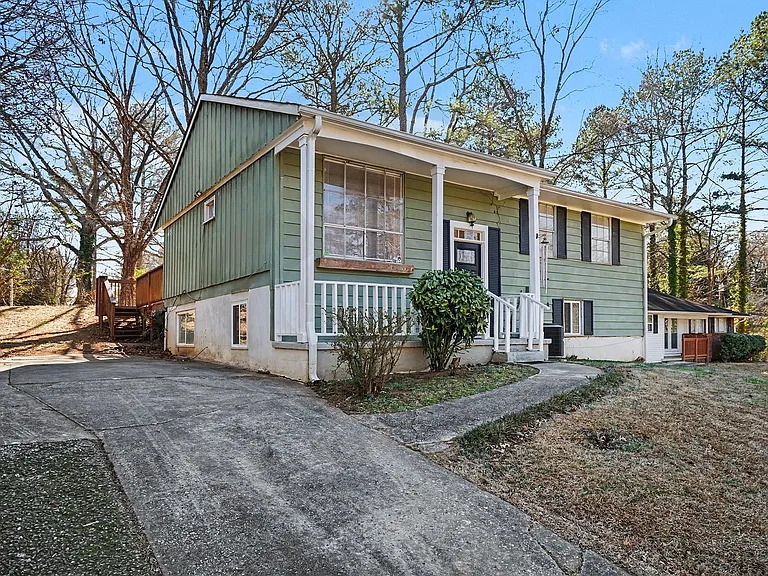 2505 Shiloh Dr — Photo 2
