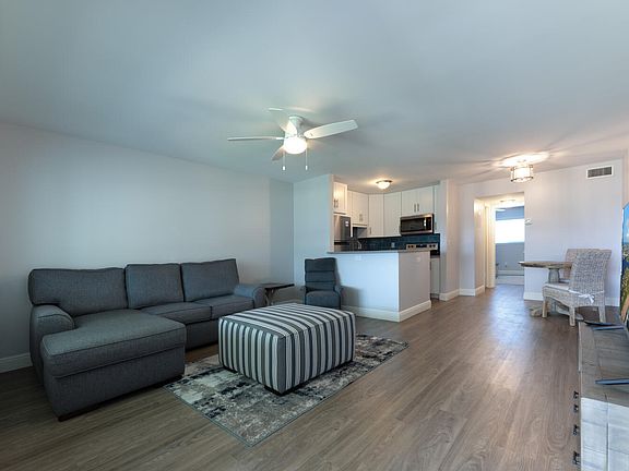 5th image of 110 Shore Ct APT 105